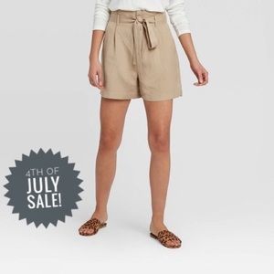 NWT 🏷 Tan/Khaki Paperbag Shorts - Size 4